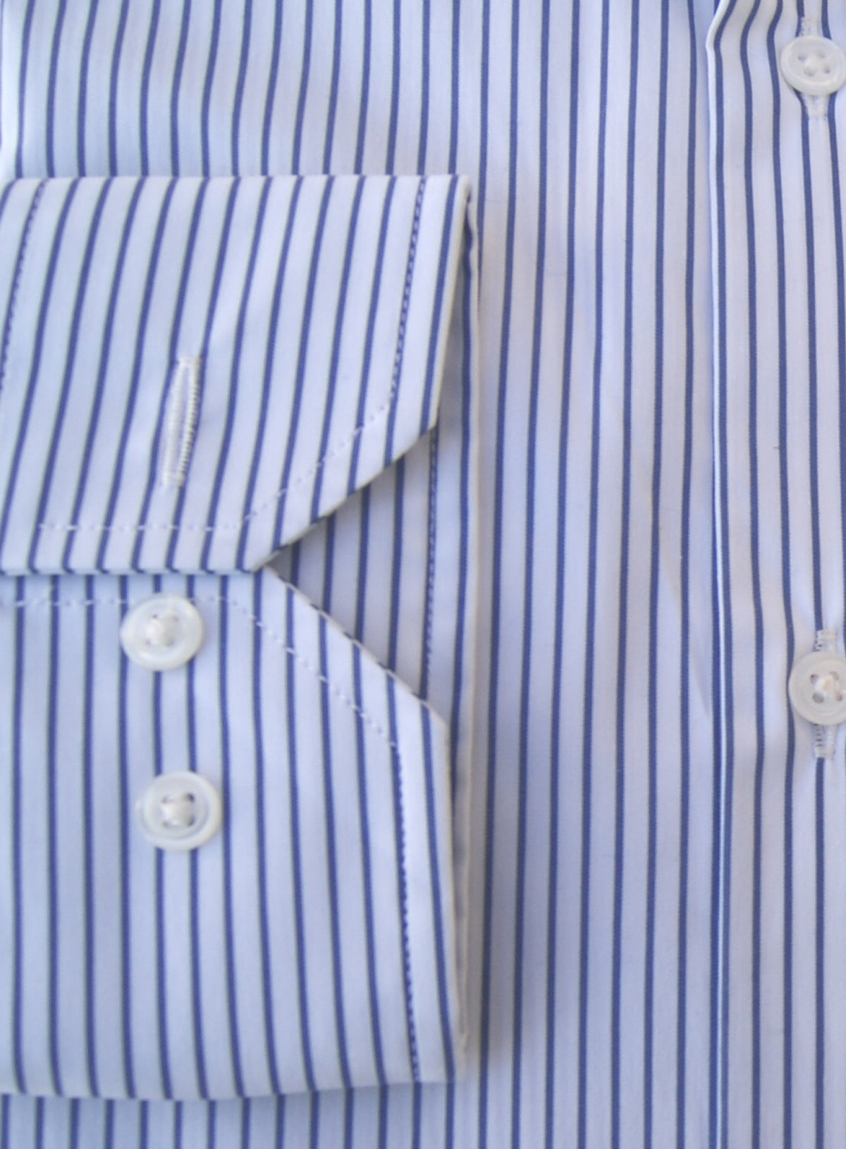 CAMISA VESTIR RAYAS AZULES MARINO , CUELLO SEMI CUTEWAY