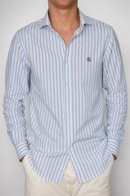 CAMISA OXFORD RAYAS CELESTE, CUELLO SEMI CUTEWAY