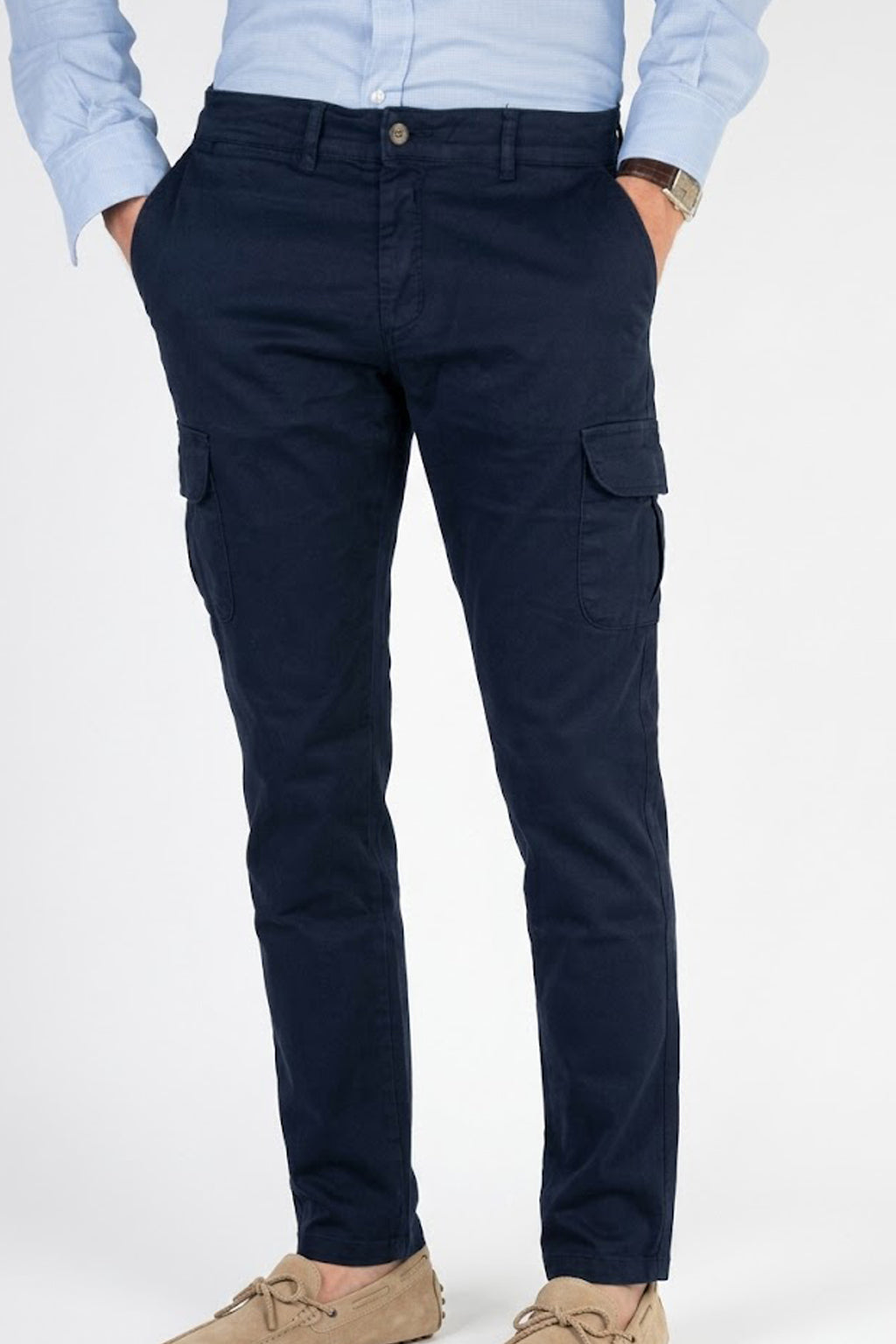 PANTALON CARGO AZUL MARINO CON BOLSILLOS